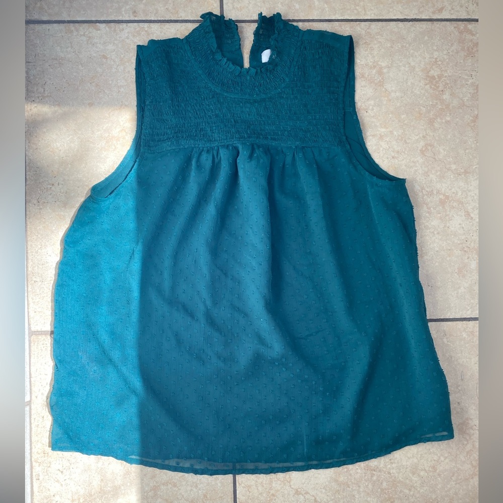 Blue Sleeveless Tank Top with Rounded Neckline